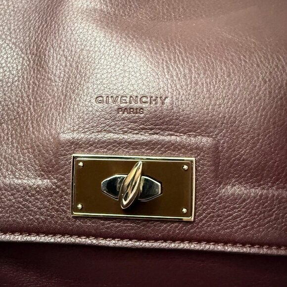 Beautiful Givenchy Shark Bag - Picture 3 of 14